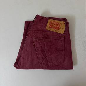 Levi’s 501 Maroon