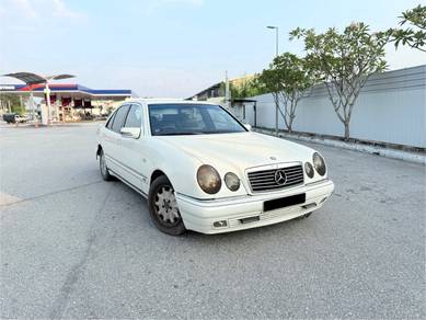 Mercedes Benz 200E in Ipoh, PRK