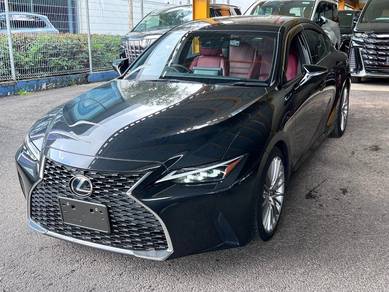 Lexus IS 300 in Cheras, SGR