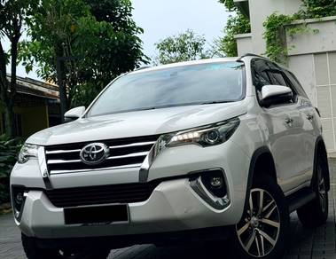 Toyota Fortuner VRZ 4X4 in Old Klang Road, KUL