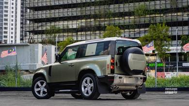 Land Rover Defender 90SE P300 in Jalan Kuching, KUL
