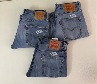 Levi’s Jeans sz 32 Combo::..