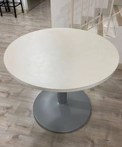 Round table