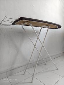 Ironing Board, Papan saterika