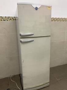 Fridge Electrolux Refrigerator 2 Pintu Peti Sejuk