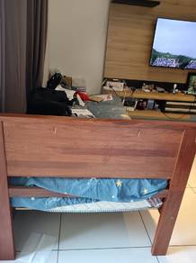 Solid wood bed (without mattress)