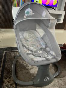 Mastela baby swinger