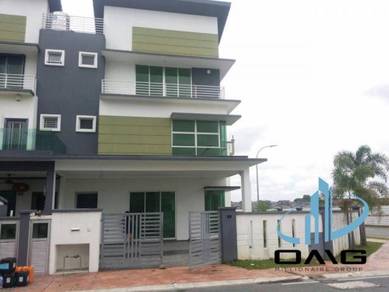 Semi-Detached House For Sale in Klang,SGR