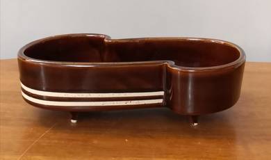 footed planter pot brown