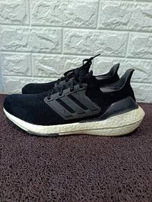 Uk9 Adidas Ultraboost 22 running