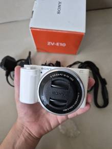 Sony ZV-E10 with Kit Lens