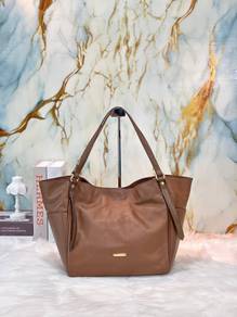 Burberry Canterbury Tote Bag In Brown