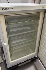 Faber Peti Ais Beku Upright Frozen