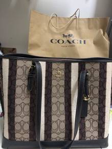 Coach molly tote bag