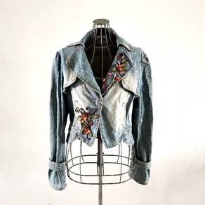 Cute Sequin and Beads Crop Denim Jeans