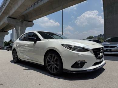 Mazda 3 (CBU) in Seri Kembangan, SGR