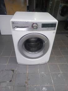 Front load hot washer jenama Electrolux 7kg