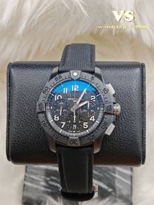 Breitling Avenger B01