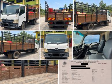 Hino 300 WU720R Lori 3 Tan 2013 – Untuk Dijual