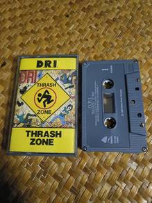 Kaset (D. R. I. 
Trash Zone)