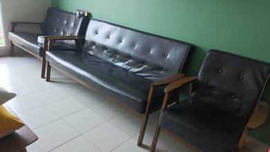 SOFA Set For SALE – RM800 (LIKE NEW!)
