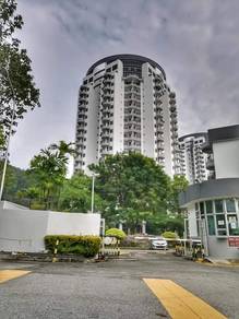Condominium For Sale in Leader Garden