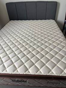 latex mattress and latex pillow