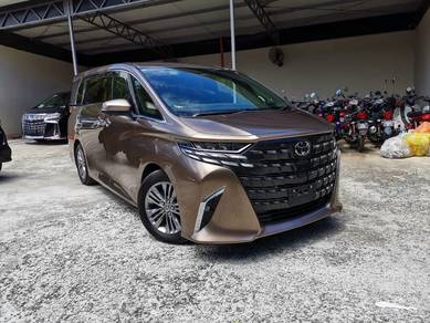 Toyota Alphard Z in Old Klang Road, KUL
