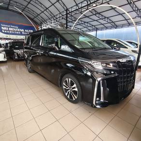 Toyota Alphard SC in Damansara Jaya, SGR