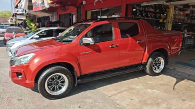 Isuzu D-Max V-CROSS 4x4 in Pekan, PHG