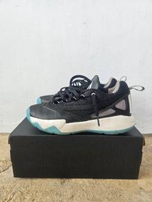 Adidas Dame UK7.5/US8