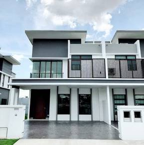 Semi-Detached House For Sale in Puchong South,SGR