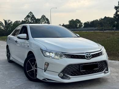 Toyota Camry HYBRID in Setia Tropika, JHR