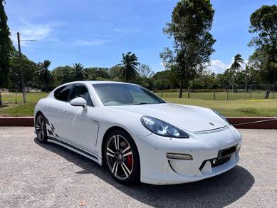 Porsche Panamera S in Muar, JHR