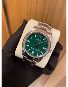 Rolex Oyster Perpetual 36 REF126000 Green Dial 36M