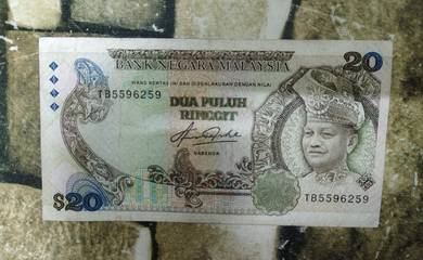 Duit lama RM20 Sign Gabenor Aziz Taha