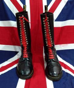 VINTAGE 70s DR MARTENS 20 HOLE CLASSIC PUNKERS
