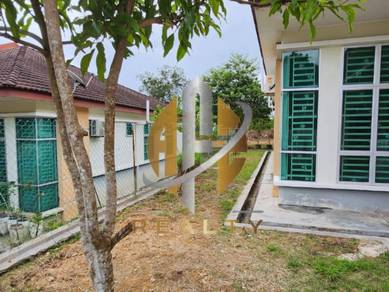 Semi-Detached House For Sale in Sik,KDH
