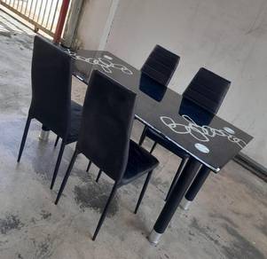 Meja makan sekali kursi 
