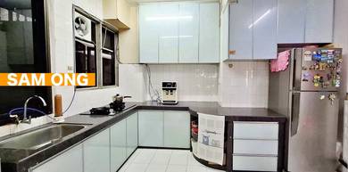 Condominium For Sale in Vista Condominium