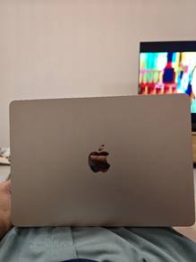 MacBook M3 2024