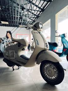 Vespa 946