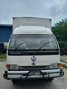 For Sale: Nissan T5 Lorry