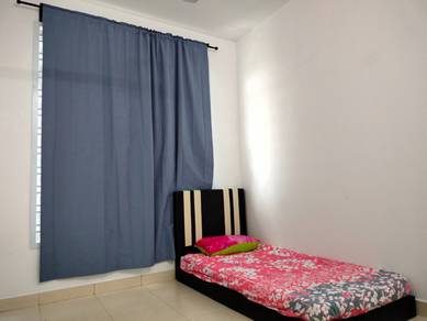 Room in Senai, JHR