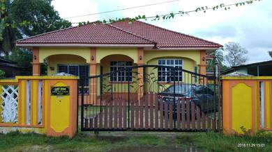Farah Homestay Kemasek