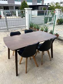 Meja makan solid wood