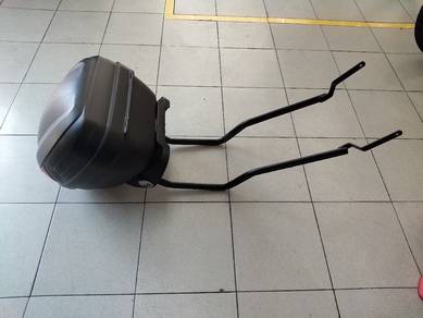 box Givi sekali dengan tapak lc135 v4