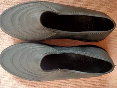 NeverWornBlackLength10inSizs39BowlingTrekkingInMud