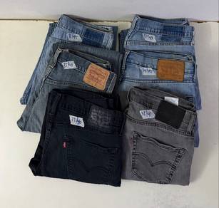 Levi’s Jeans sz 33 Combo:..