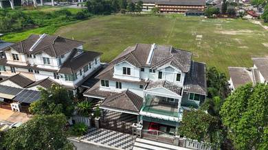 Semi-Detached House For Sale in Shah Alam,SGR